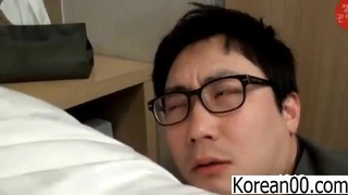 哇，好性感，好骚~粉嫩蜜桃穴林仙儿~眼大B美，颜值也挺不错的哦~等哥哥来操BB~共度良宵！